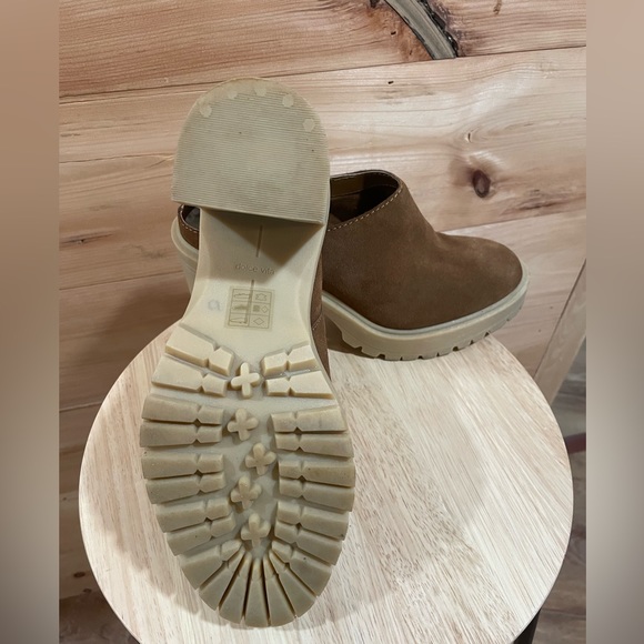 Carry Heels in Came Suede Size 8 - Picture 13 of 14